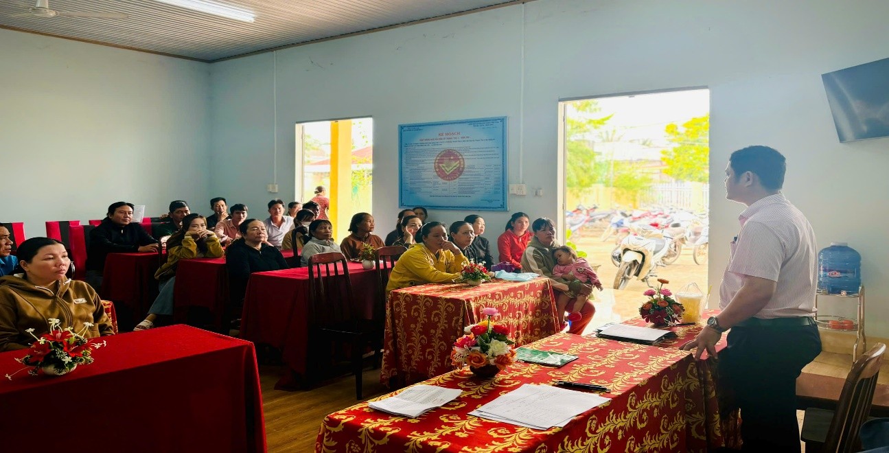 TỔ TIẾT KIỆM VÀ VAY VỐN– CẦU NỐI ĐƯA NGUỒN VỐN CHÍNH SÁCH ĐẾN NGƯỜI DÂN XÃ PHÚ LÂM