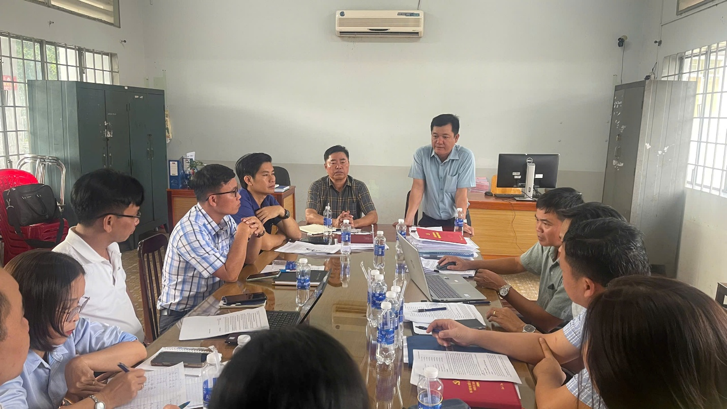 Đồng chí Nguyễn Tiến Thịnh - Ủy viên Ban Thường vụ, Chủ nhiệm Ủy ban Kiểm tra Đảng ủy xã dự hội nghị.